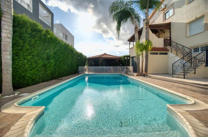 Image No.3-4 Bed Villa for sale