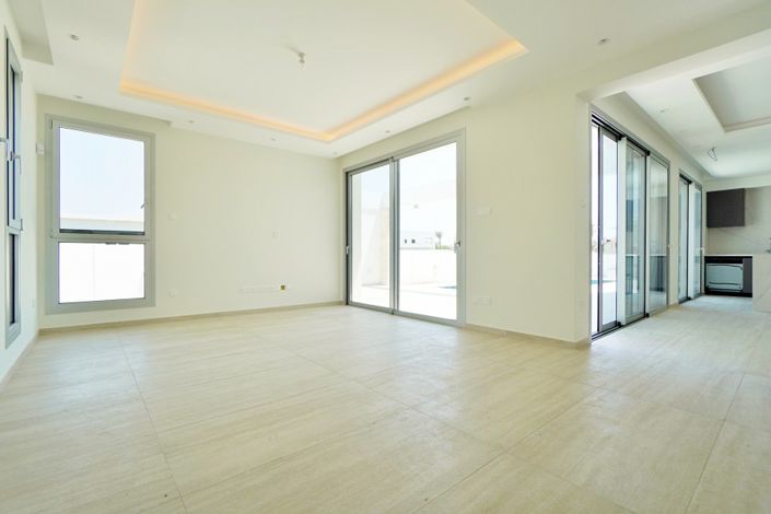 Image No.5-3 Bed Villa for sale