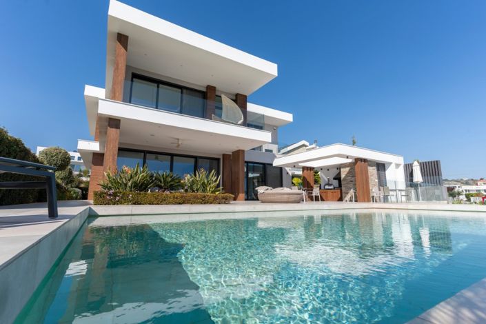 Image No.3-6 Bed Villa for sale