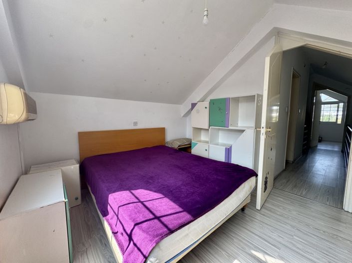 Image No.10-4 Bed Townhouse for sale