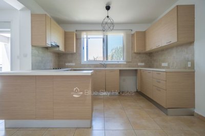 Apartment For Sale  in  Mesa Yitonia