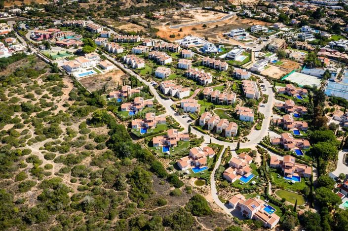 Image No.32-2 Bed Townhouse for sale