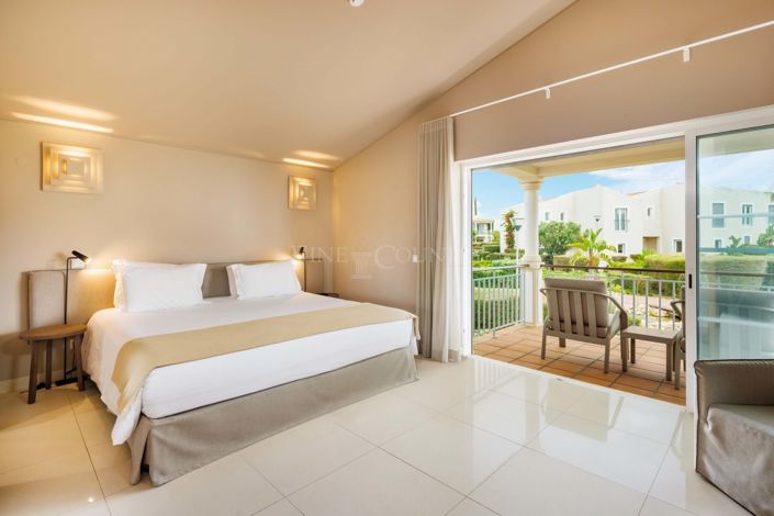 Image No.12-2 Bed Townhouse for sale