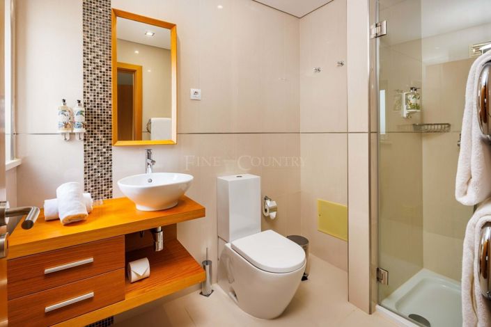 Image No.17-2 Bed Townhouse for sale