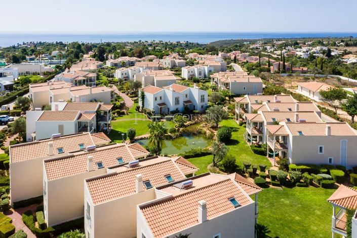 Image No.45-2 Bed Townhouse for sale