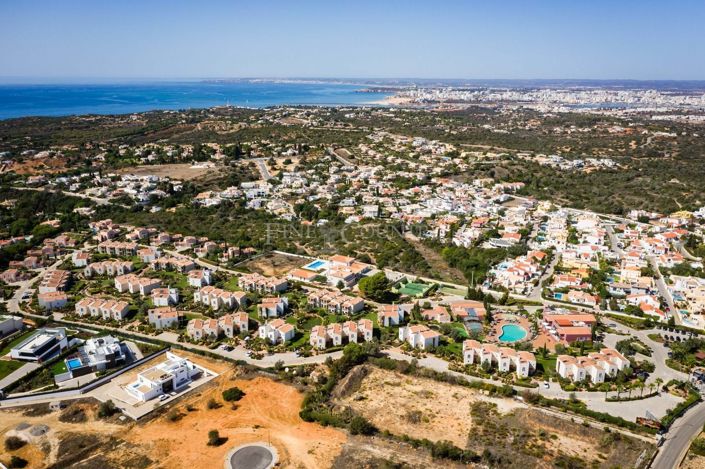 Image No.35-2 Bed Townhouse for sale