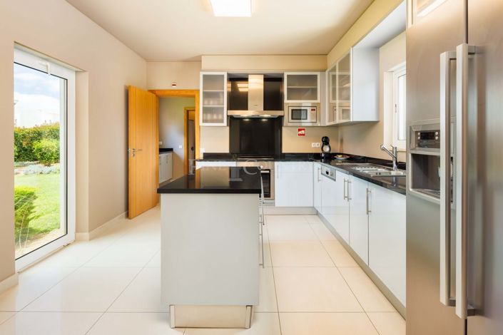 Image No.6-3 Bed Property for sale