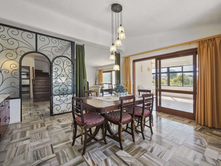 Image No.12-4 Bed Property for sale