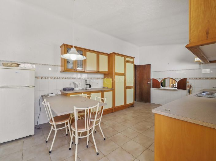 Image No.20-4 Bed Property for sale