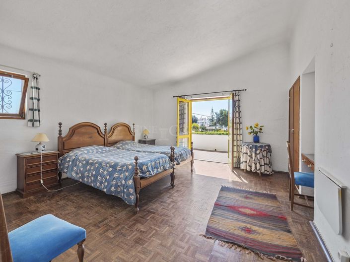 Image No.26-4 Bed Property for sale