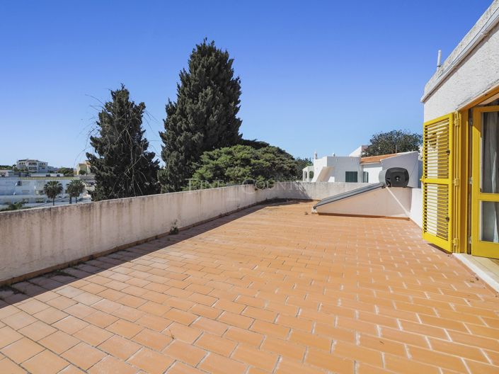 Image No.40-4 Bed Property for sale