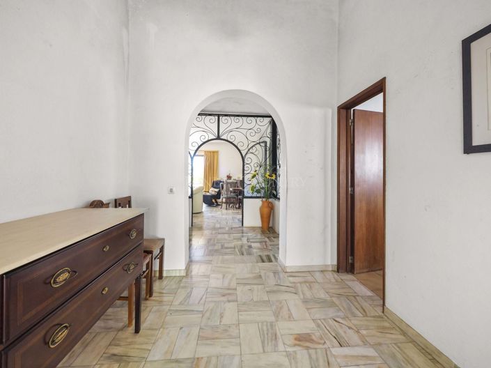 Image No.6-4 Bed Property for sale