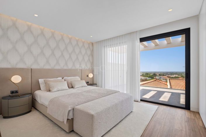 Image No.15-4 Bed Semi-Detached for sale