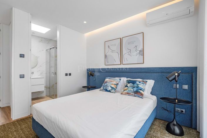 Image No.19-4 Bed Semi-Detached for sale