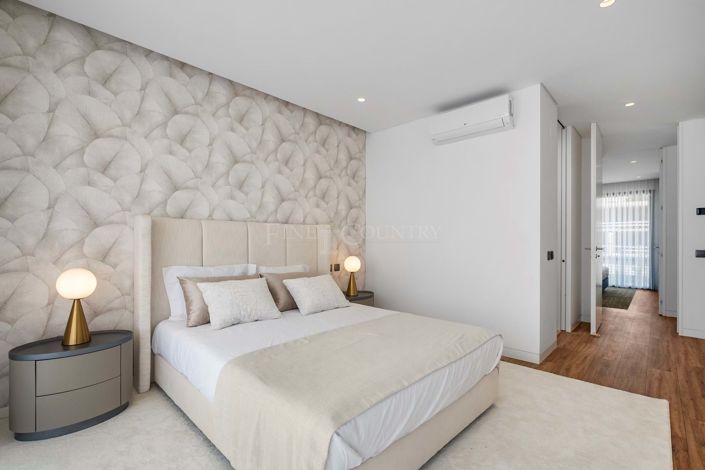 Image No.22-4 Bed Semi-Detached for sale