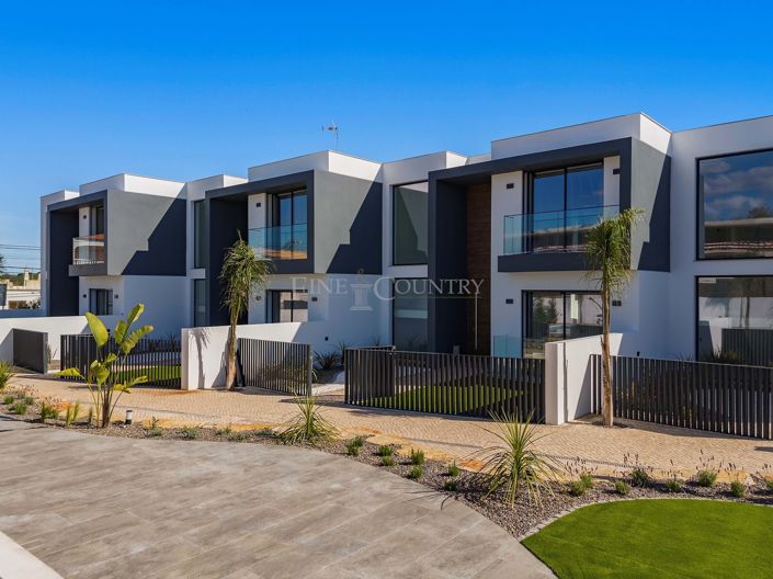 Image No.24-4 Bed Semi-Detached for sale