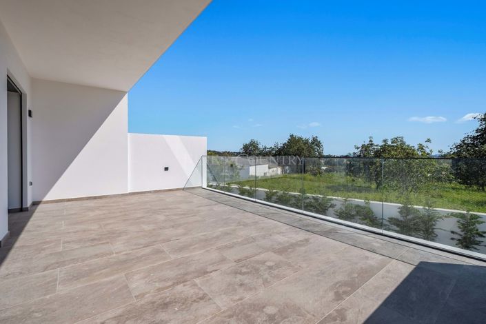 Image No.30-4 Bed Semi-Detached for sale