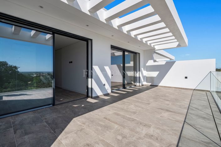 Image No.35-4 Bed Semi-Detached for sale