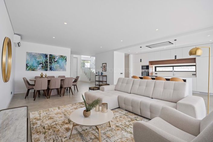 Image No.6-4 Bed Semi-Detached for sale