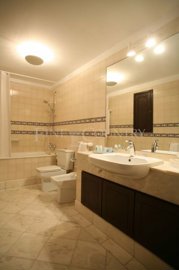 2104-126963-b952a8cbdbc2fd66601ce91bb265b9cce