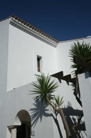 2104-126963-b952a8cbdbc2fd66601ce91bb265b9cce