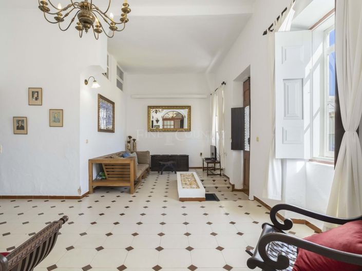 Image No.10-5 Bed Townhouse for sale