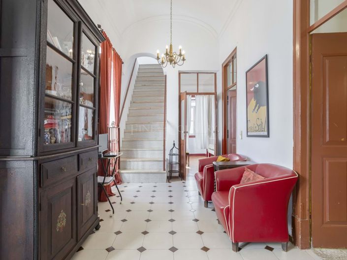 Image No.12-5 Bed Townhouse for sale