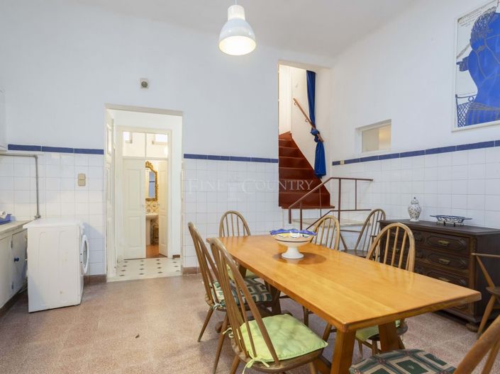 Image No.16-5 Bed Townhouse for sale