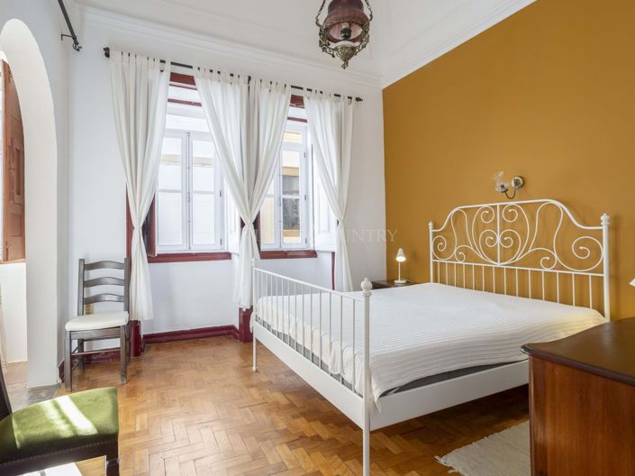 Image No.22-5 Bed Townhouse for sale