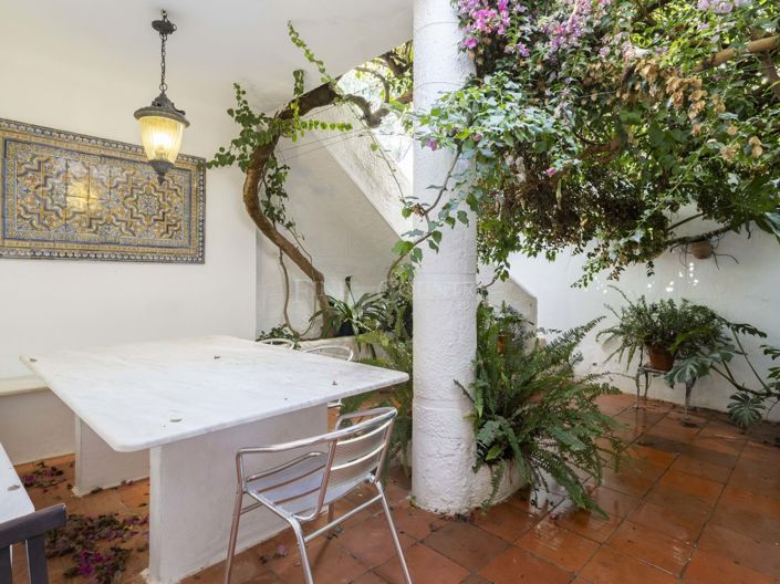 Image No.8-5 Bed Townhouse for sale