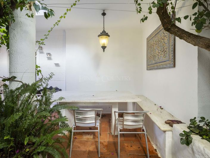 Image No.9-5 Bed Townhouse for sale