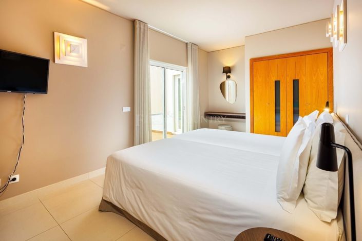 Image No.10-3 Bed Property for sale