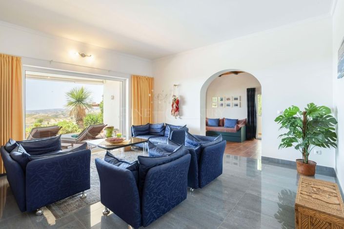 Image No.2-4 Bed Villa for sale