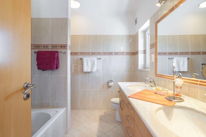 Image No.27-4 Bed Villa for sale