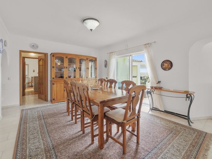 Image No.10-4 Bed Property for sale