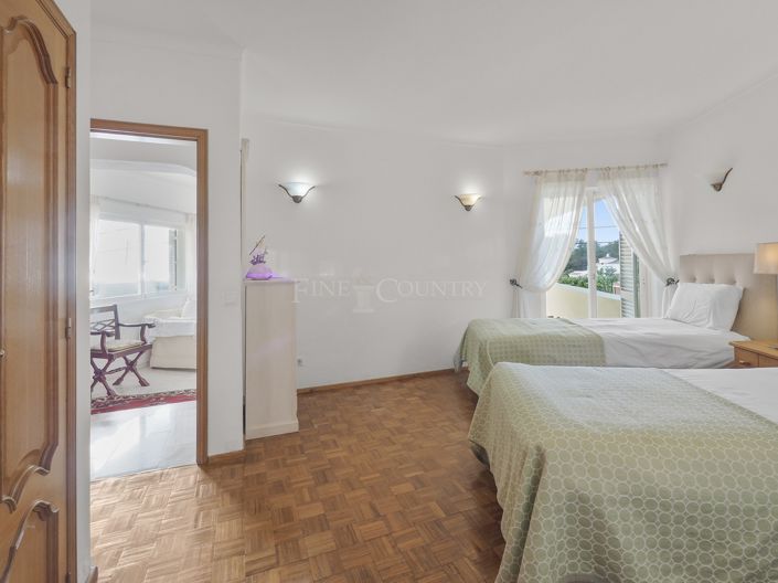 Image No.19-4 Bed Property for sale