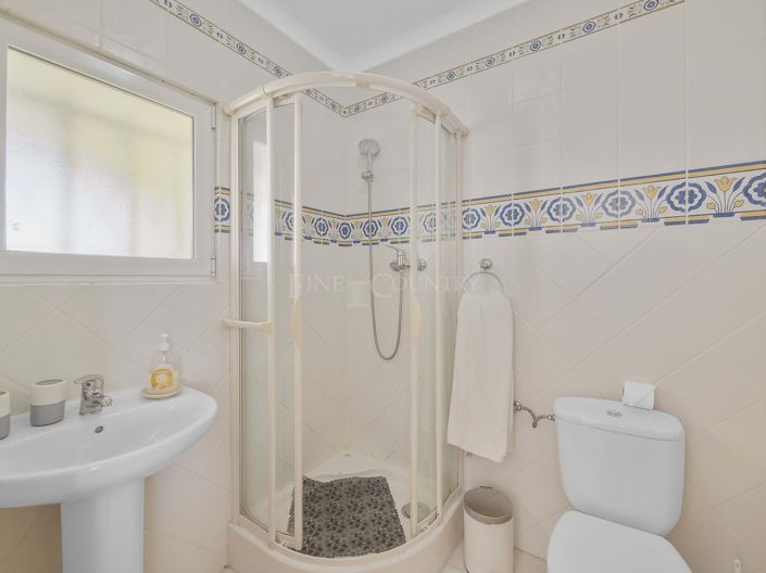 Image No.29-4 Bed Property for sale