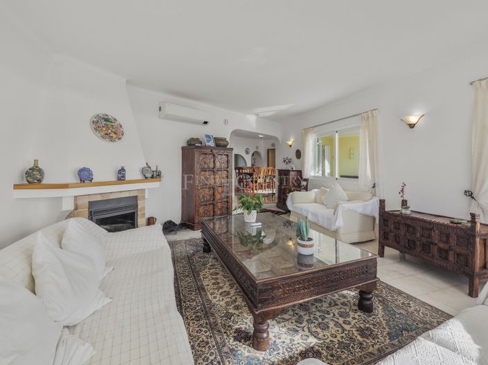 Image No.7-4 Bed Property for sale