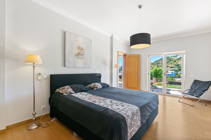 Image No.17-4 Bed Property for sale