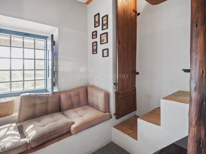 Image No.15-3 Bed Property for sale