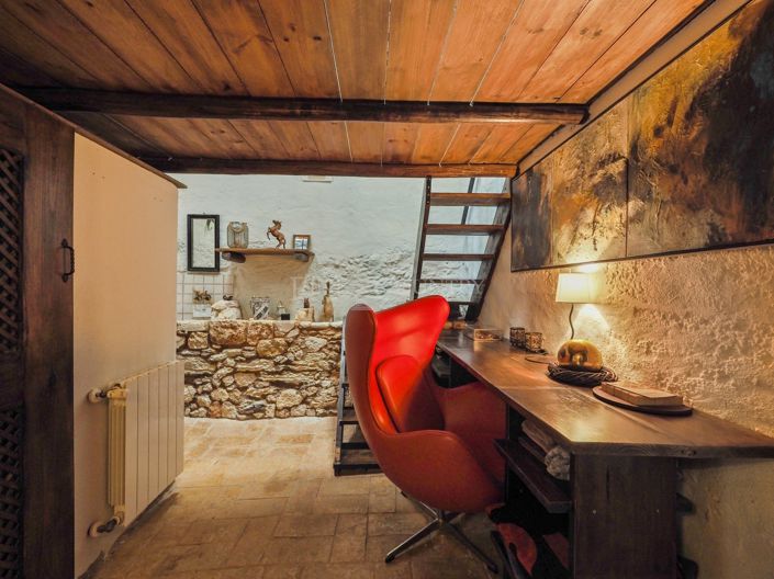 Image No.20-3 Bed Property for sale