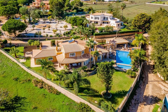 Image No.13-4 Bed Property for sale