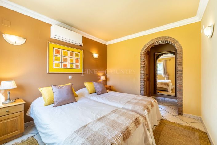 Image No.35-4 Bed Property for sale