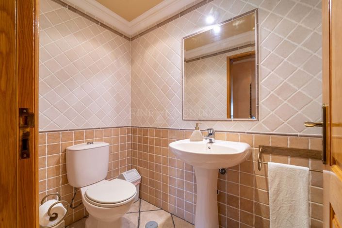 Image No.36-4 Bed Property for sale