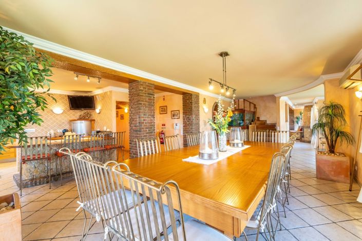 Image No.39-4 Bed Property for sale