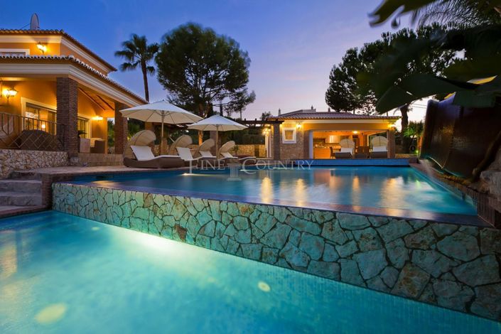 Image No.59-4 Bed Property for sale