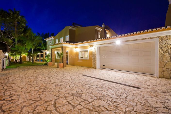 Image No.60-4 Bed Property for sale