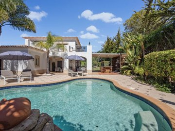 4 Bed Property for sale