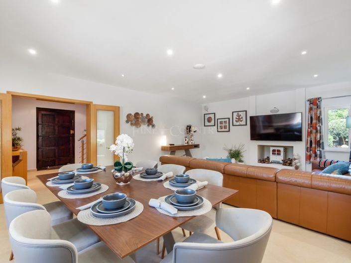 Image No.11-4 Bed Property for sale