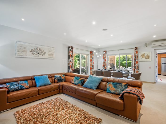 Image No.15-4 Bed Property for sale